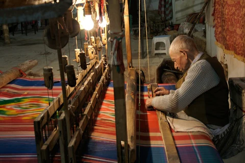 Weaving methods of pochampally ikkat